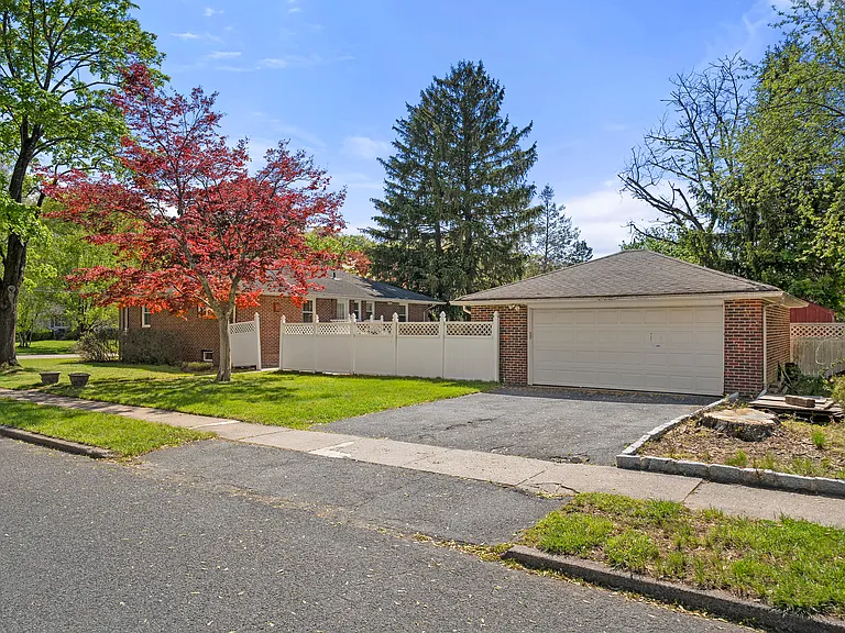 38 Carlson Ct — Photo 31