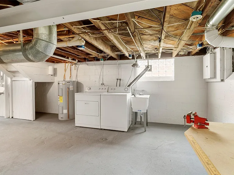 33316 Jefferson Ave — Photo 37