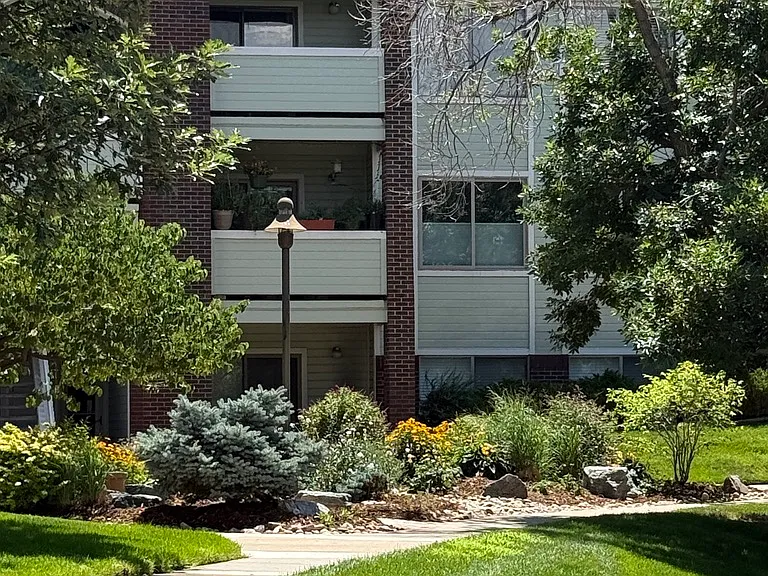 33 S Boulder Cir #213 — Photo 22