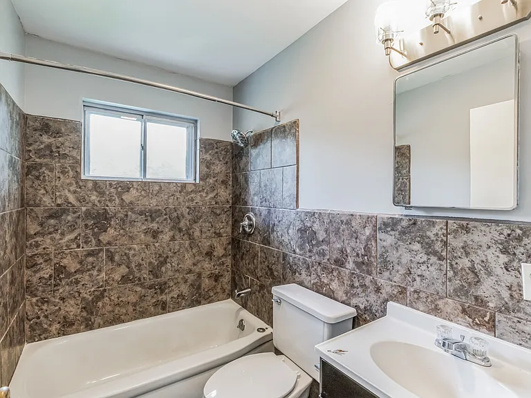 363 Carnation St — Photo 7