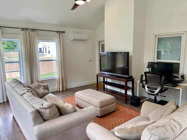 604 Greenleaf Ave — Photo 14