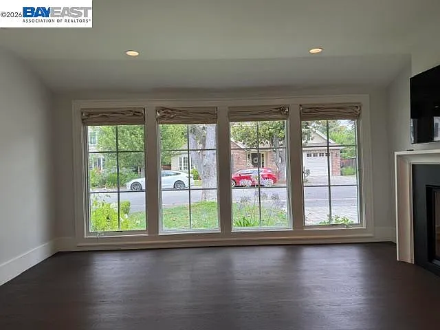 361 Claire Pl — Photo 4