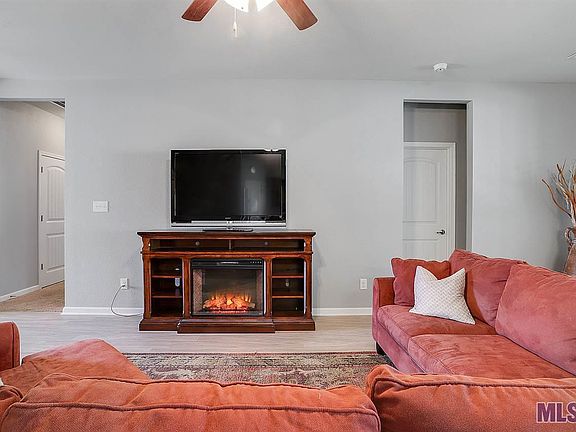 5th image of 10669 Braves Ave Denham