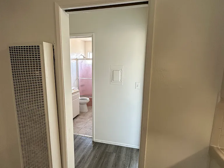 6320 Whitsett Ave #2 — Photo 9