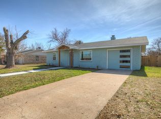 205 Glenmoor Dr, Fredericksburg, TX 78624