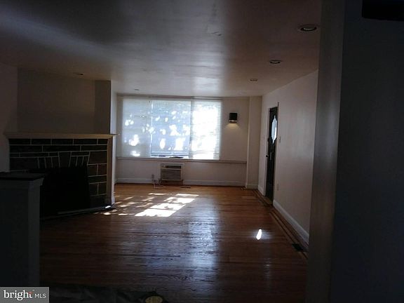 4th image of 909 Serrill Ave