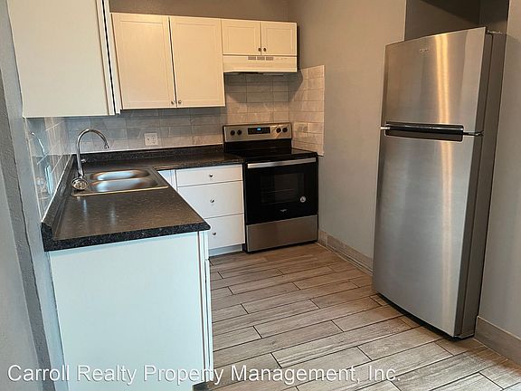 2nd image of 400 E 19th St #B3