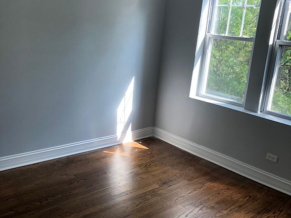 5th image of 7331 N Damen Ave #3