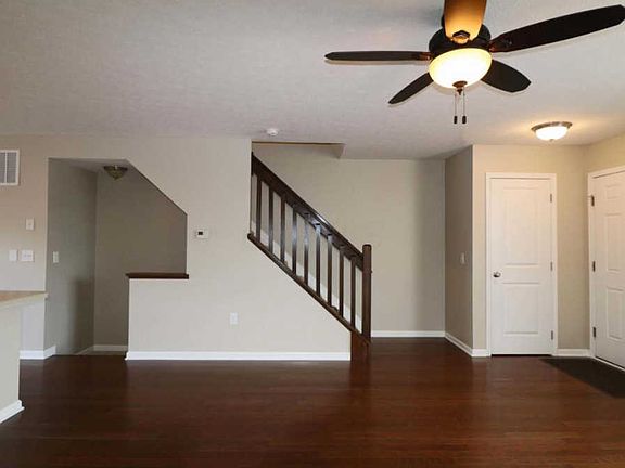 2nd image of 5932 Bridgehampton Dr