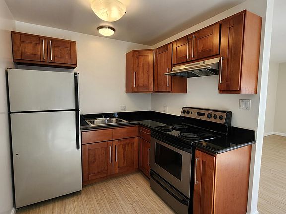 2nd image of 1400 Castro St APT 3