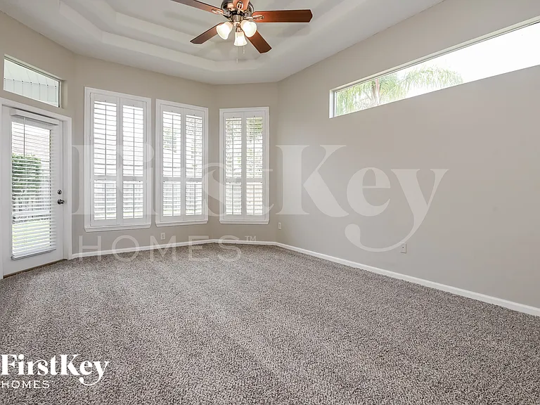 2352 Longmont Dr — Photo 9