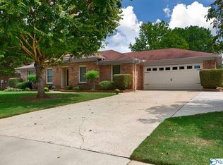 7511 Craigmont Cir SW, Huntsville, AL 35802