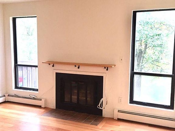 3rd image of 78 Woods Brooke Cir