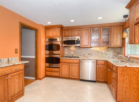 4th image of 715 Cedarcrest Dr