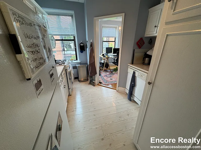 31 Longwood Ave #2 — Photo 8