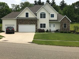 1009 Copper Dr, Erie, PA 16509