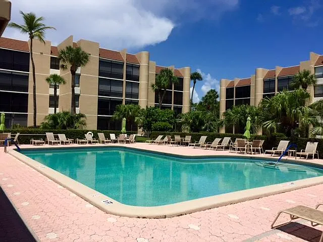 3492 NE Causeway Blvd #101