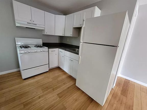 3rd image of 114.2 Cross St #2