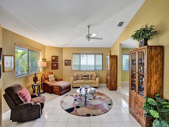 5th image of 5801 SW 33rd Avenue