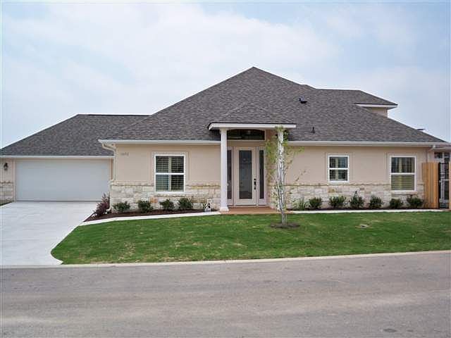 2nd image of 1601 Wisteria Dr