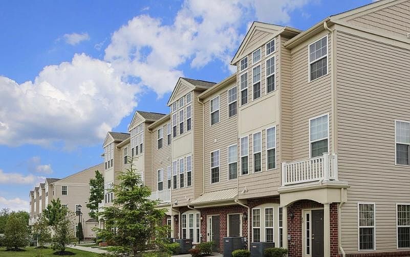 1st image of 39 Kyle Dr