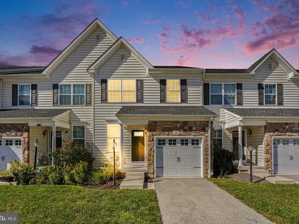413 Sourwood Rd, Norristown, PA 19403