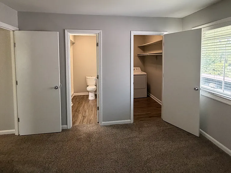 7 Pointe Apartments — Photo 48