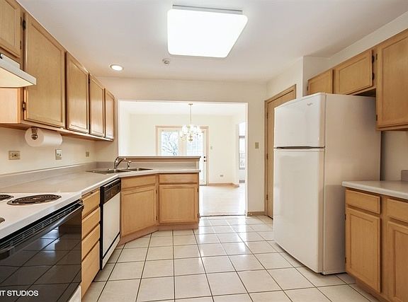 4th image of 8421 Sandalwood Ct