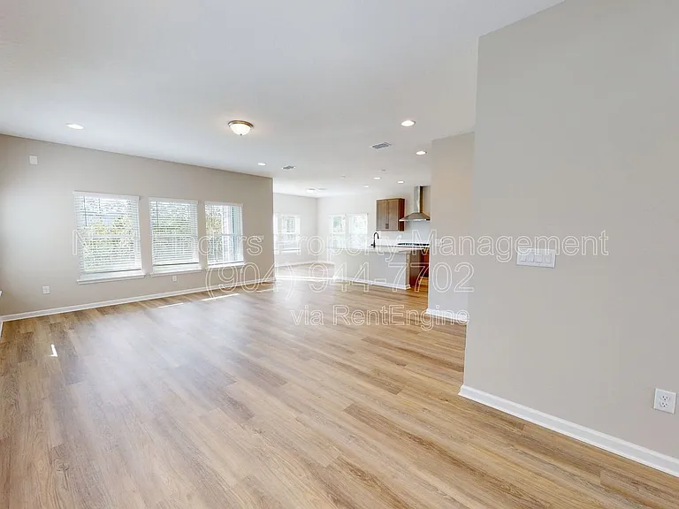235 Starnberg Ct — Photo 4