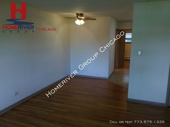 3rd image of 900C Crescent St APT 8