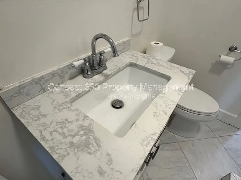 1144 E Appleton St #1 — Photo 23