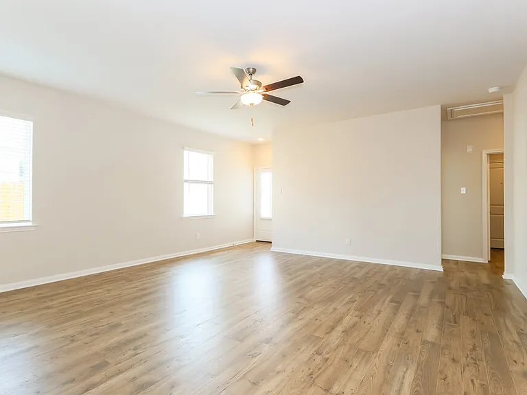 15643 Plum Brook Dr — Photo 5