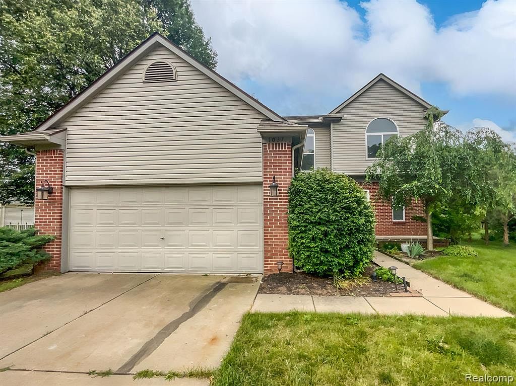 1037 Cobblers Rd, Waterford, MI 48327 Zillow