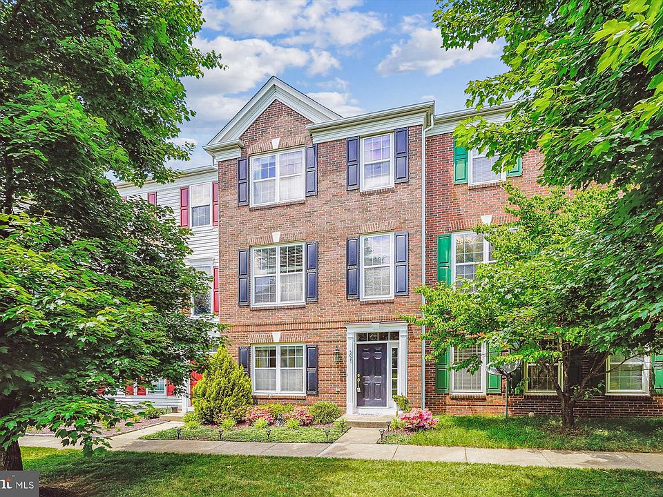 1st image of 5021 Village Fountain Pl