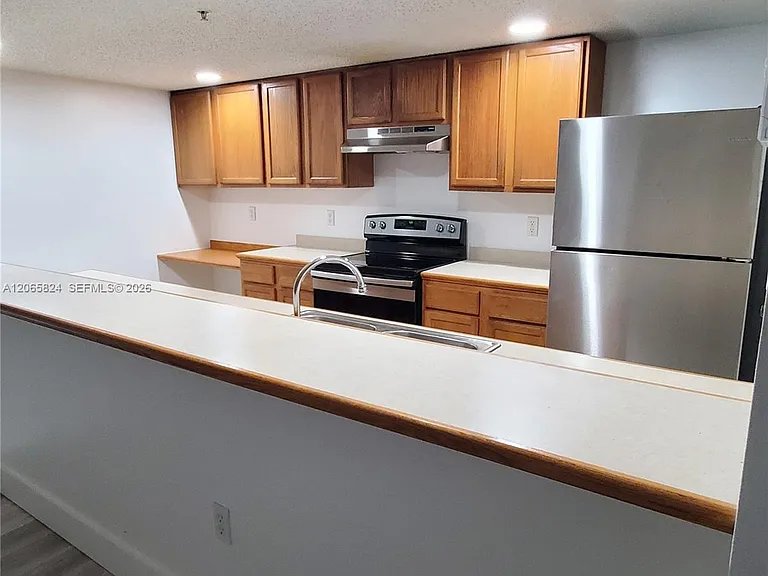 9909 Westwood Dr #121 — Photo 5