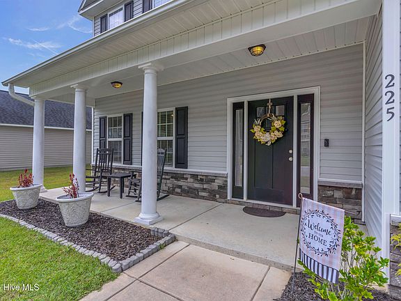 5th image of 225 Wood House Drive