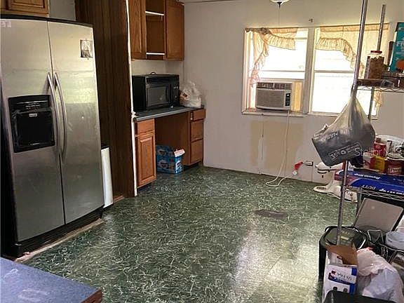 4th image of 5120 Topeka Ave