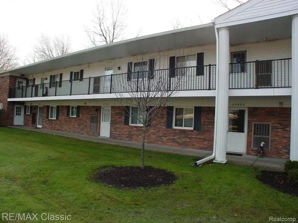 42579 Plymouth Hollow Dr #23, Plymouth, MI 48170