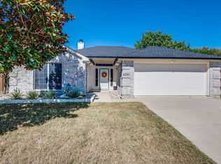 6241 Peach Tree Dr, Midlothian, TX 76065