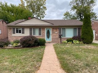 8315 Flamingo St, Westland, MI 48185