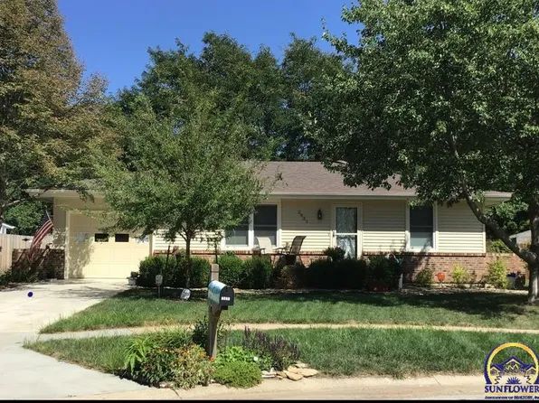 2832 SW Tutbury Town Ct, Topeka, KS 66614