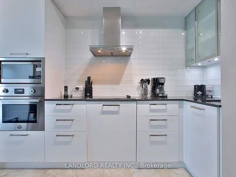 14 York St #5209 — Photo 1