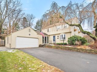 9 Northfield, West Hartford, CT 06107