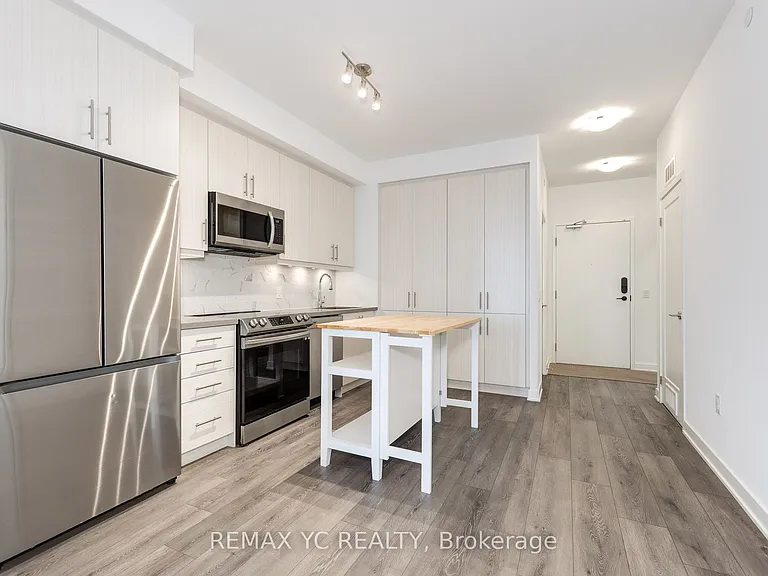 95 Oneida Cres #305 — Photo 3