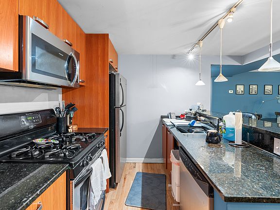 2nd image of 1318 W North Shore Ave #G