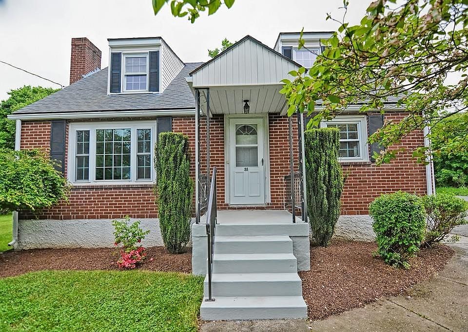 31 Elm St Bellingham MA Zillow