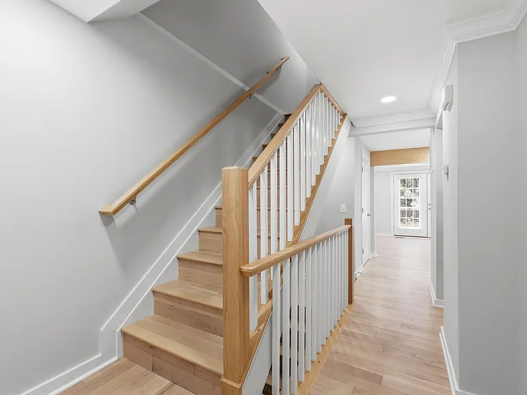 2916 Montauk Ct — Photo 3