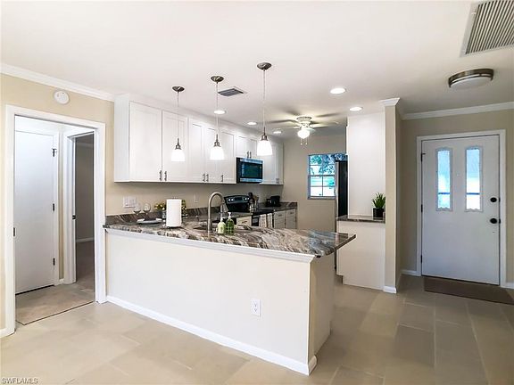 4th image of 1355 Medinah Dr