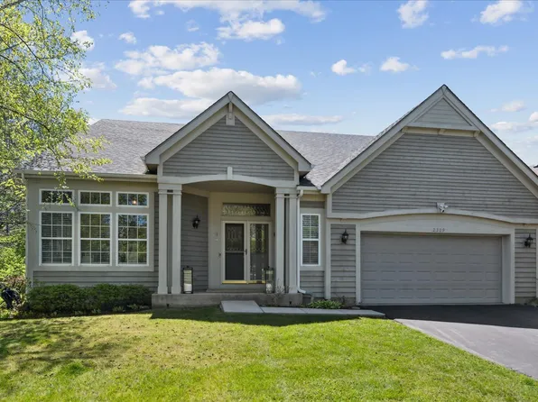 2329 Masters Ln, Riverwoods, IL 60015