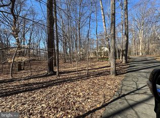 11108 Corobon Ln, Great Falls, VA 22066